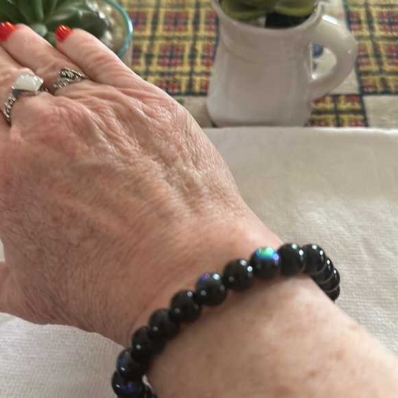 Hand Crafted Glass Aurora Borealis Stretch Bracelet - Picture 4 of 7